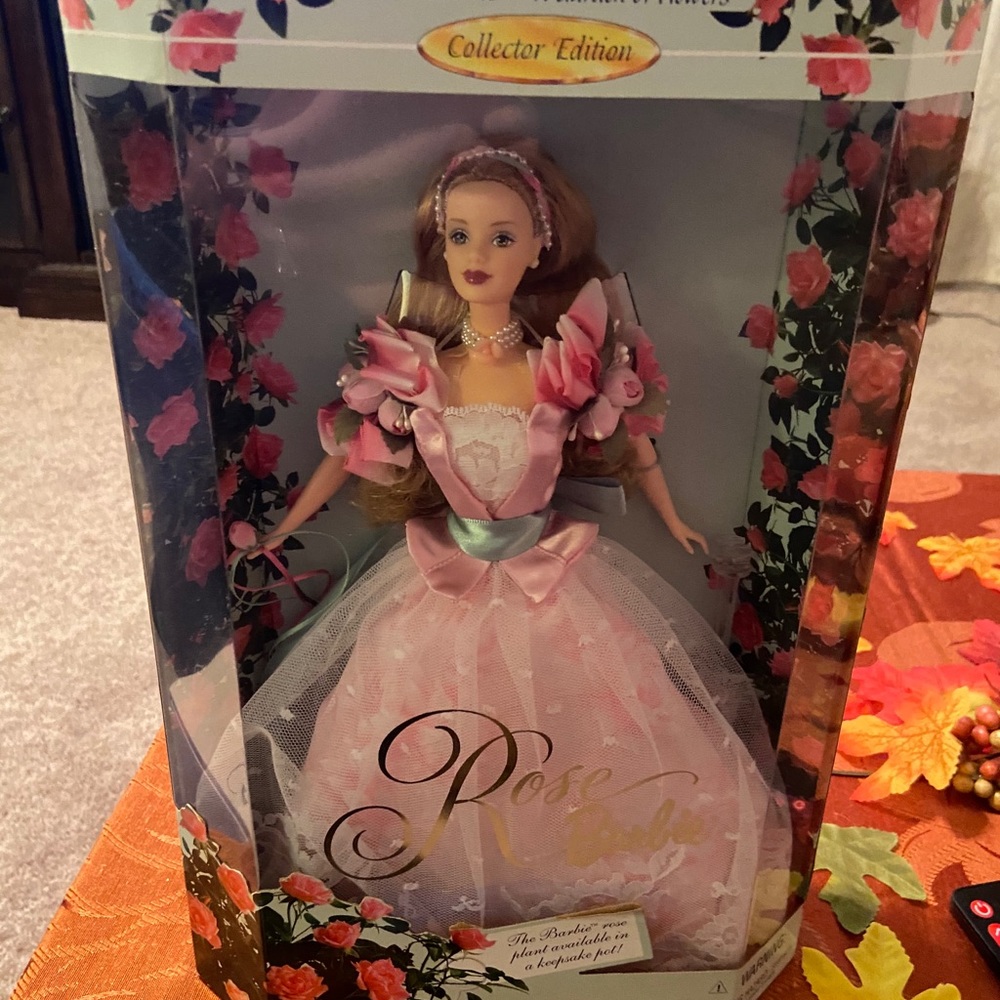 NIB 1st edition a garden of flowers Rose Barbie great Easter gift